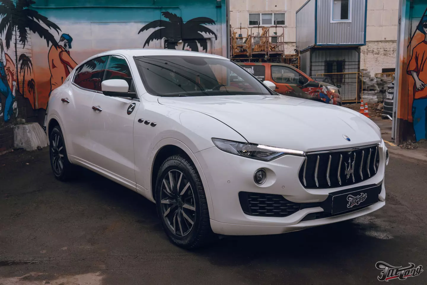 Кузовной ремонт Maserati Levante и установка bi-led модулей